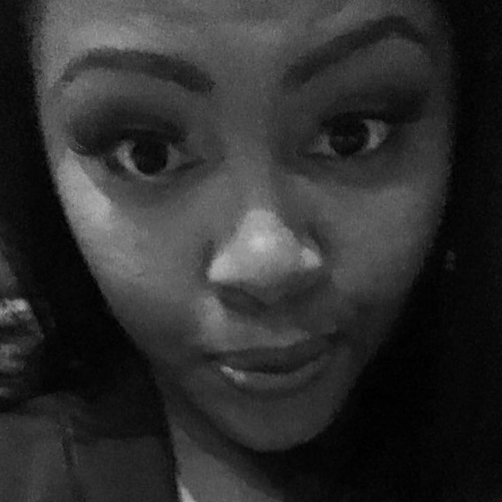 Meet your Posher, Davina